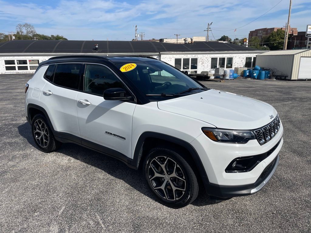 Used 2024 Jeep Compass Limited AWD/4WD image 3