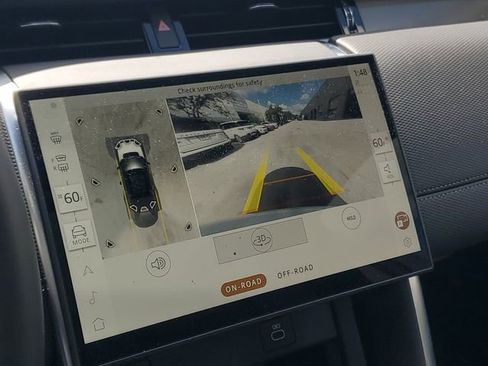 Certified 2025 Land Rover Discovery Sport Dynamic SE image 33