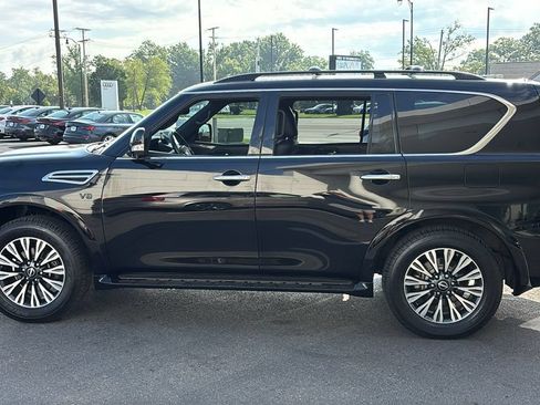 Used 2022 Nissan Armada SL w/ Midnight Edition Package AWD/4WD image 2
