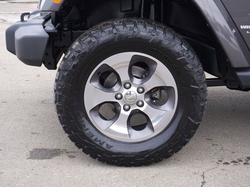 Used 2018 Jeep Wrangler Unlimited Sahara w/ Max Tow Package image 10