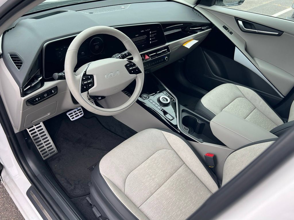 New 2026 Kia Niro Wave w/ Wave Preserve Package FWD image 12