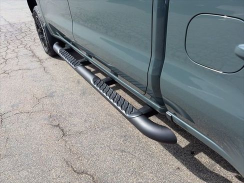 Used 2026 Chevrolet Silverado 1500 Custom Trail Boss w/ Turbomax Blackout Package AWD/4WD image 6