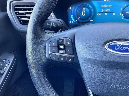Used 2020 Ford Escape Titanium AWD/4WD image 18