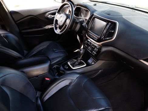 Used 2014 Jeep Cherokee Limited image 18