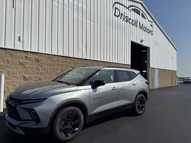 New 2026 Chevrolet Blazer LT w/ Convenience Package FWD image 2