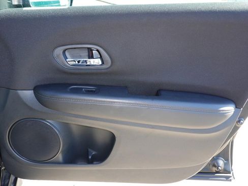 Used 2017 Honda HR-V LX image 23