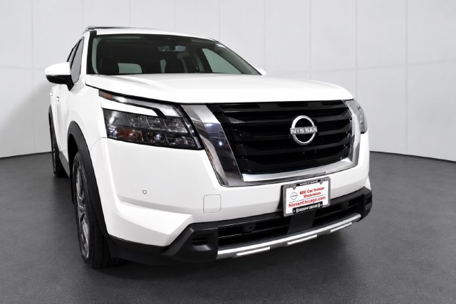 Certified 2024 Nissan Pathfinder SL w/ SL Premium Package AWD/4WD image 3