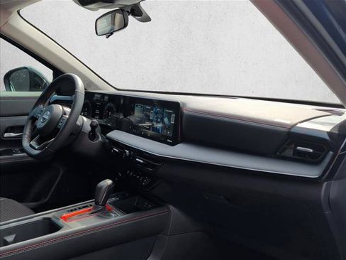 Used 2026 Nissan Kicks SR FWD image 28