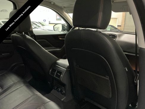 Used 2017 Jaguar F-PACE Prestige image 15