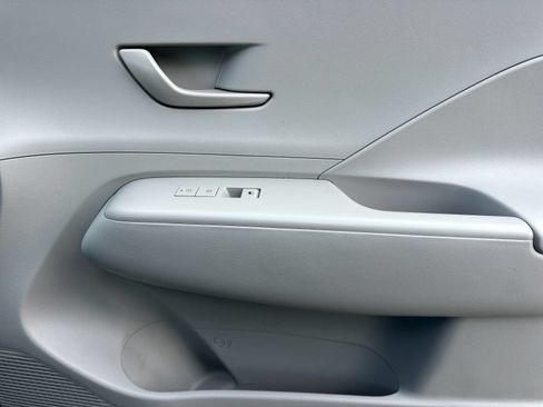 Certified 2025 Hyundai Kona SEL AWD/4WD image 19