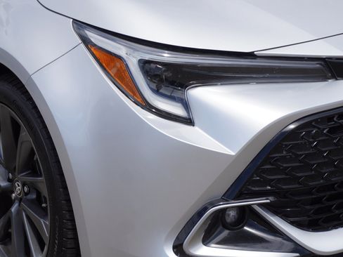 Used 2023 Toyota Corolla XSE FWD image 3
