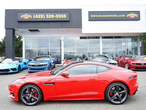 Used 2018 Jaguar F-TYPE R image 2