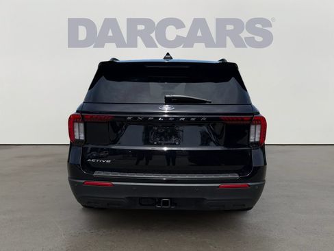 Used 2025 Ford Explorer Active RWD image 6
