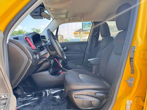 Used 2016 Jeep Renegade Trailhawk AWD/4WD image 17