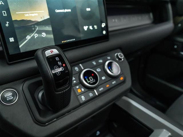 Used 2025 Land Rover Defender 110 X AWD/4WD image 27