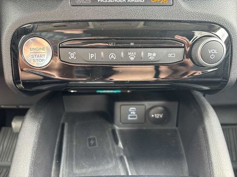 Used 2023 Ford Escape Platinum w/ Premium Technology Package AWD/4WD image 19