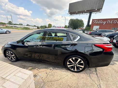 Used 2016 Nissan Altima 2.5 SR FWD image 6