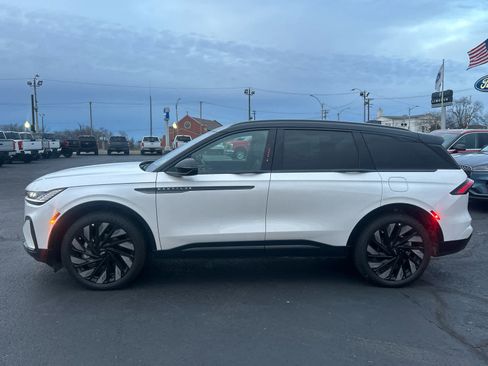 New 2026 Lincoln Nautilus Reserve w/ Jet Appearance Package image 1