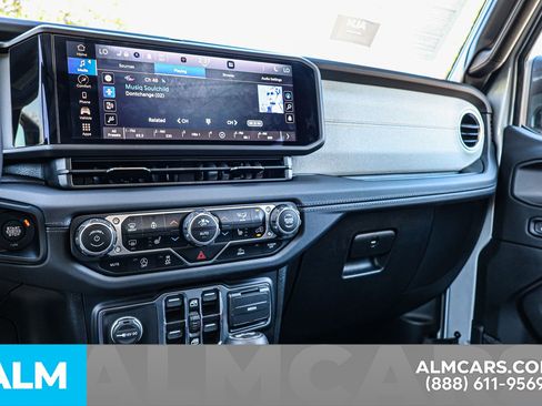 Used 2024 Jeep Wrangler Sahara image 36