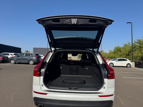Used 2021 Volvo XC60 T5 Momentum w/ Advanced Package AWD/4WD image 34