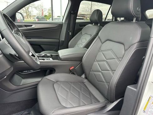 Used 2025 Volkswagen Atlas Cross Sport SE image 23