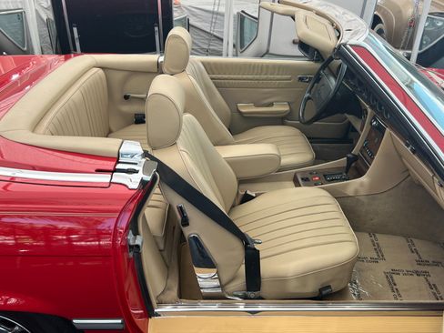Used 1989 Mercedes-Benz 560 SL image 15