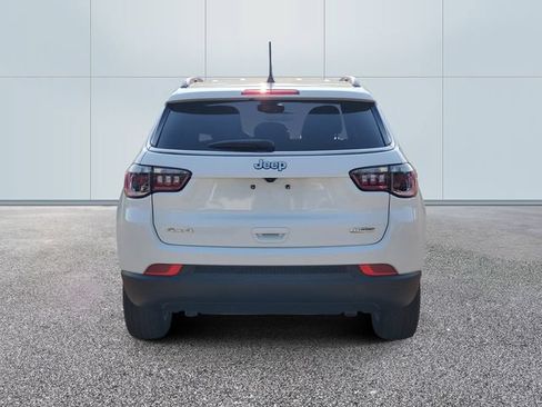 Used 2023 Jeep Compass Latitude AWD/4WD image 5