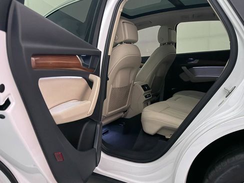 Used 2021 Audi Q5 2.0T Premium w/ Convenience Package image 22