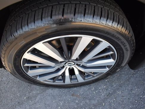 Used 2022 Nissan Pathfinder Platinum w/ Cargo Package image 13