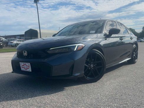 Used 2025 Honda Civic Sport image 2