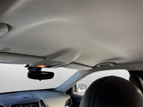 Used 2019 Jeep Cherokee Trailhawk image 23