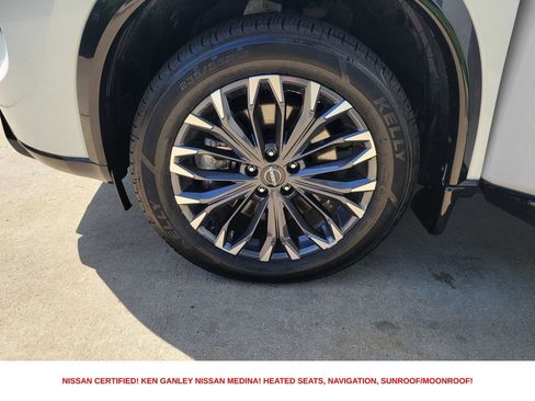 Certified 2025 Nissan Rogue Platinum w/ Tech Package AWD/4WD image 18
