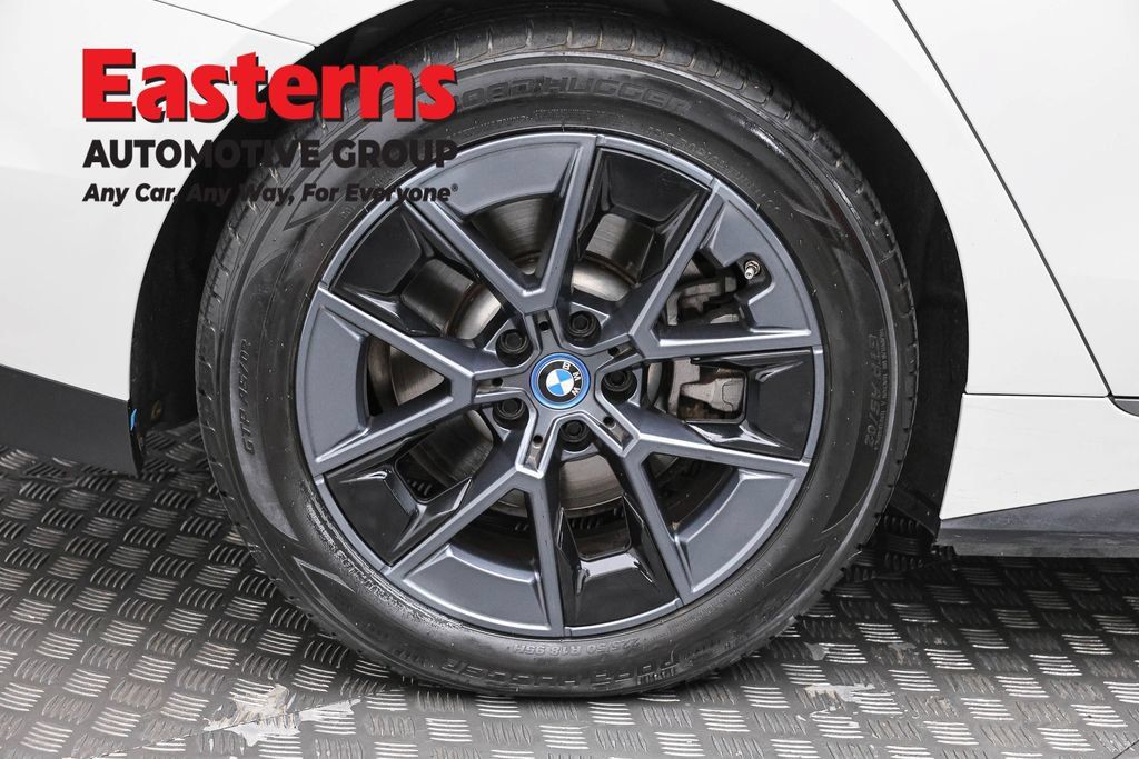 Used 2023 BMW i4 eDrive35 w/ Premium Package RWD image 29
