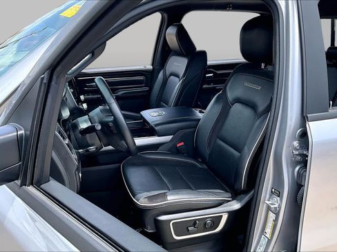 Used 2023 RAM 1500 Laramie RWD image 8