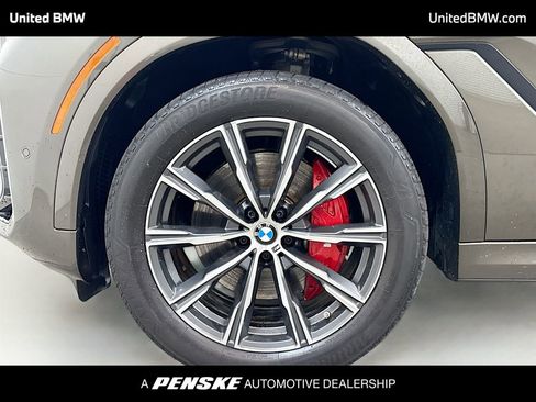 Used 2024 BMW X6 xDrive40i w/ Premium Package image 2