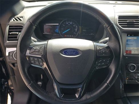 Used 2018 Ford Explorer XLT w/ Equipment Group 202A image 24
