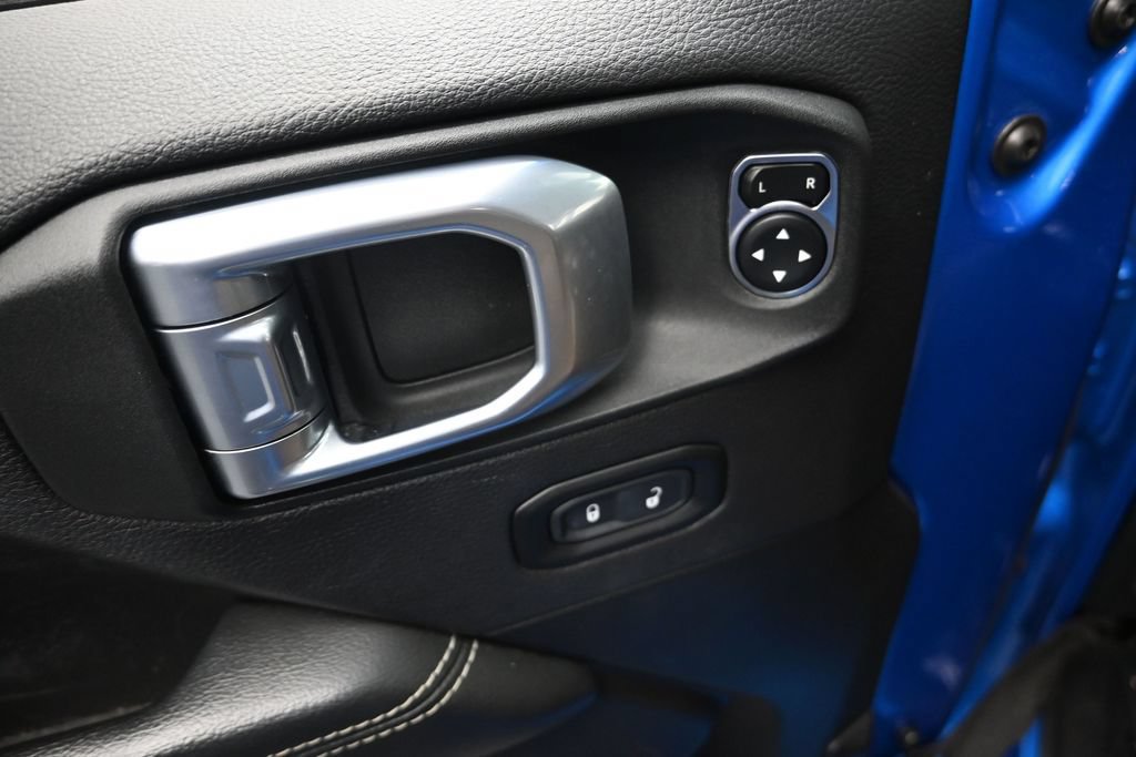 Used 2023 Jeep Wrangler Unlimited Sahara w/ LED Lighting Group AWD/4WD image 10