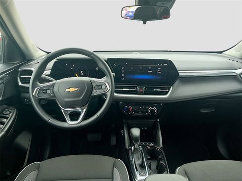 Used 2024 Chevrolet TrailBlazer LT w/ LT Cold Weather Package image 21