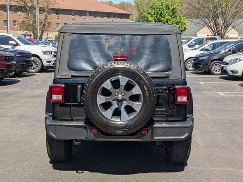 Used 2023 Jeep Wrangler Unlimited Sahara w/ Cold Weather Group AWD/4WD image 4