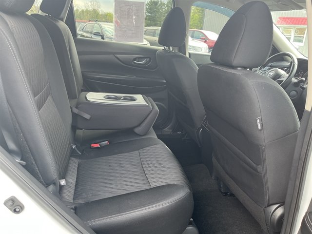 Used 2018 Nissan Rogue SV AWD/4WD image 30