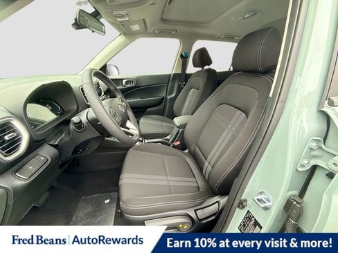 New 2025 Hyundai Venue SEL image 21