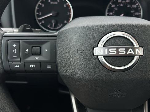 Used 2026 Nissan Rogue S FWD image 23