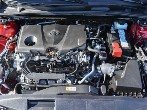 Used 2024 Toyota Camry SE image 40