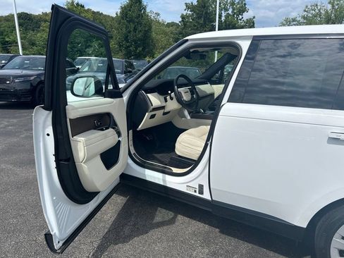 Certified 2025 Land Rover Range Rover SE AWD/4WD image 10