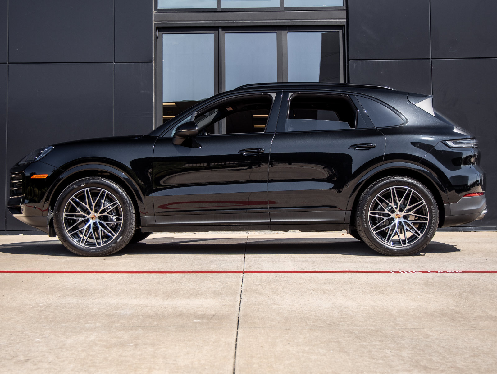 Certified 2026 Porsche Cayenne AWD/4WD image 2