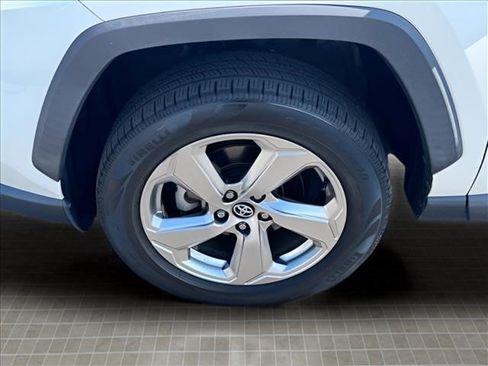 Used 2020 Toyota RAV4 Limited AWD/4WD image 15