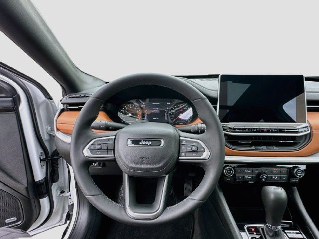 Used 2024 Jeep Compass Limited w/ Sun and Sound Group AWD/4WD image 12