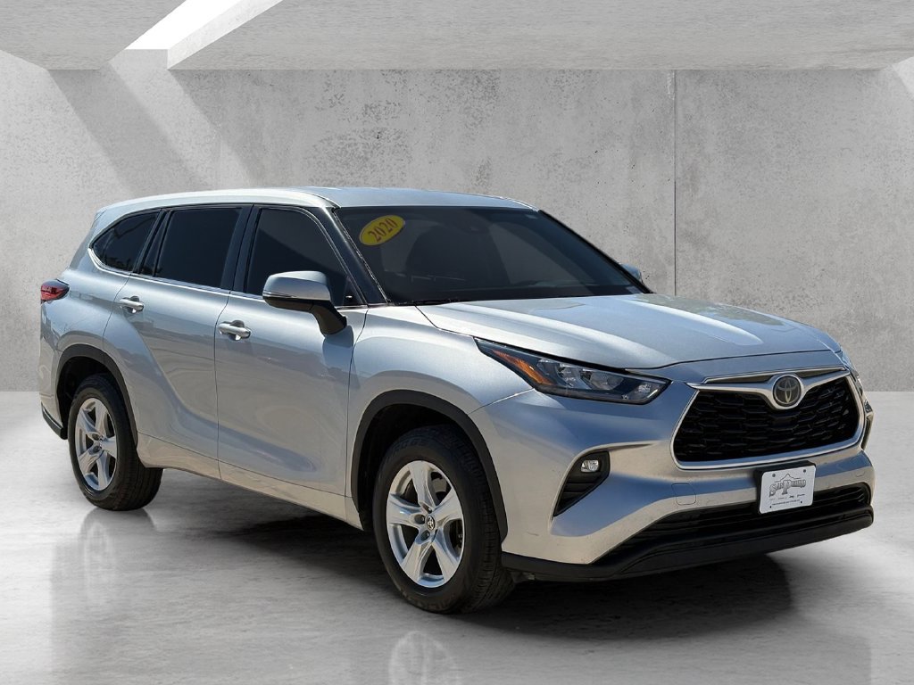 Used 2020 Toyota Highlander LE FWD image 3