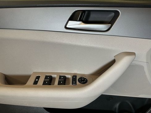 Used 2019 Hyundai Sonata SE w/ Cargo Package image 19