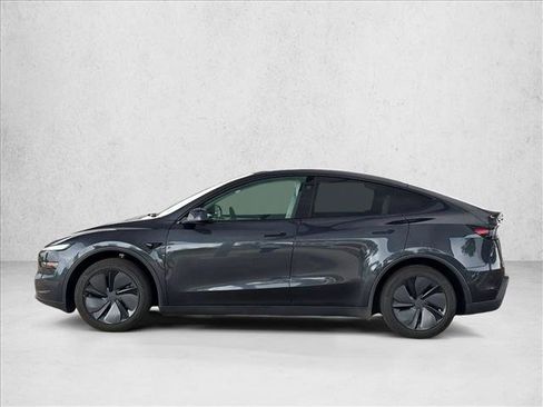 Used 2026 Tesla Model Y 2WD image 6